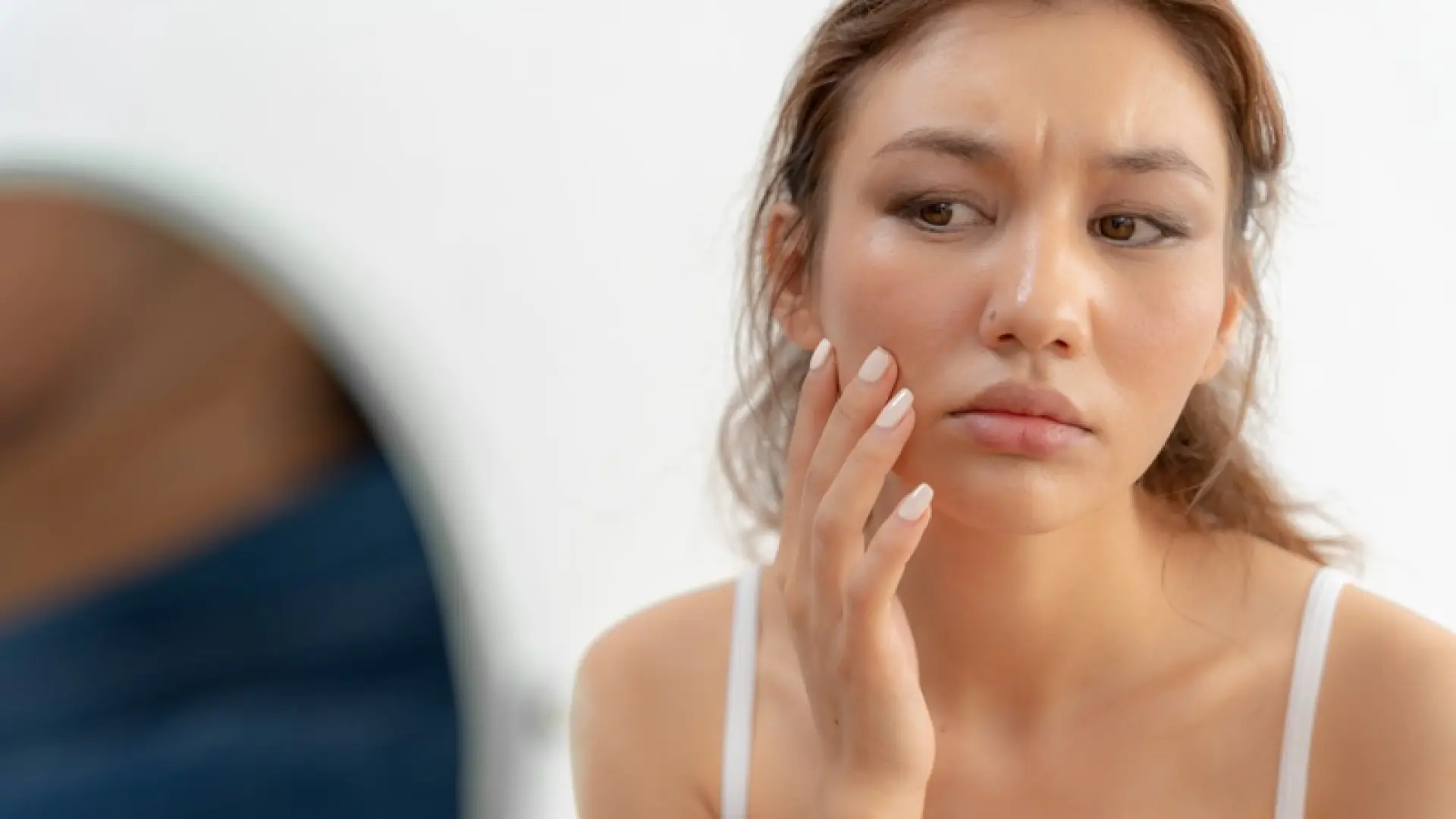 Da xỉn màu là tình trạng sắc da thiếu sức sống, sạm đen và thô ráp.
