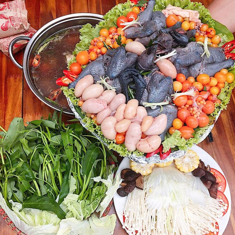 Lẩu gà đen H’Mông