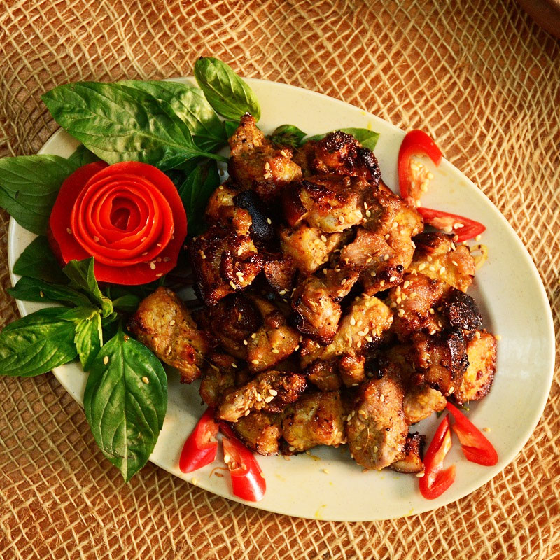 Lợn Mường nướng mắc khén